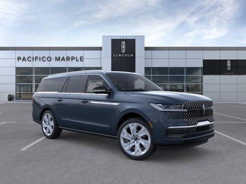 New 2025 Lincoln Navigator L Reserve image 7