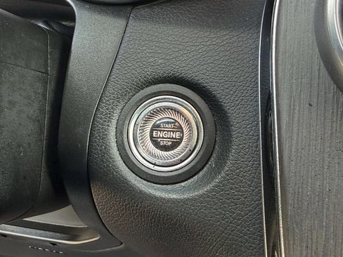Used 2021 Mercedes-Benz GLC 300 w/ Premium Package image 34