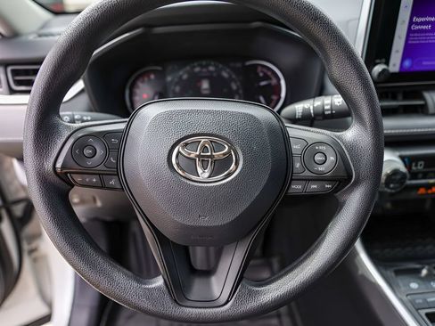 Used 2025 Toyota RAV4 XLE FWD image 12