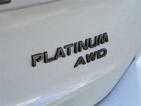 Used 2024 Nissan Rogue Platinum w/ Platinum Premium Package image 8