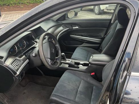 Used 2013 Honda Crosstour EX image 2