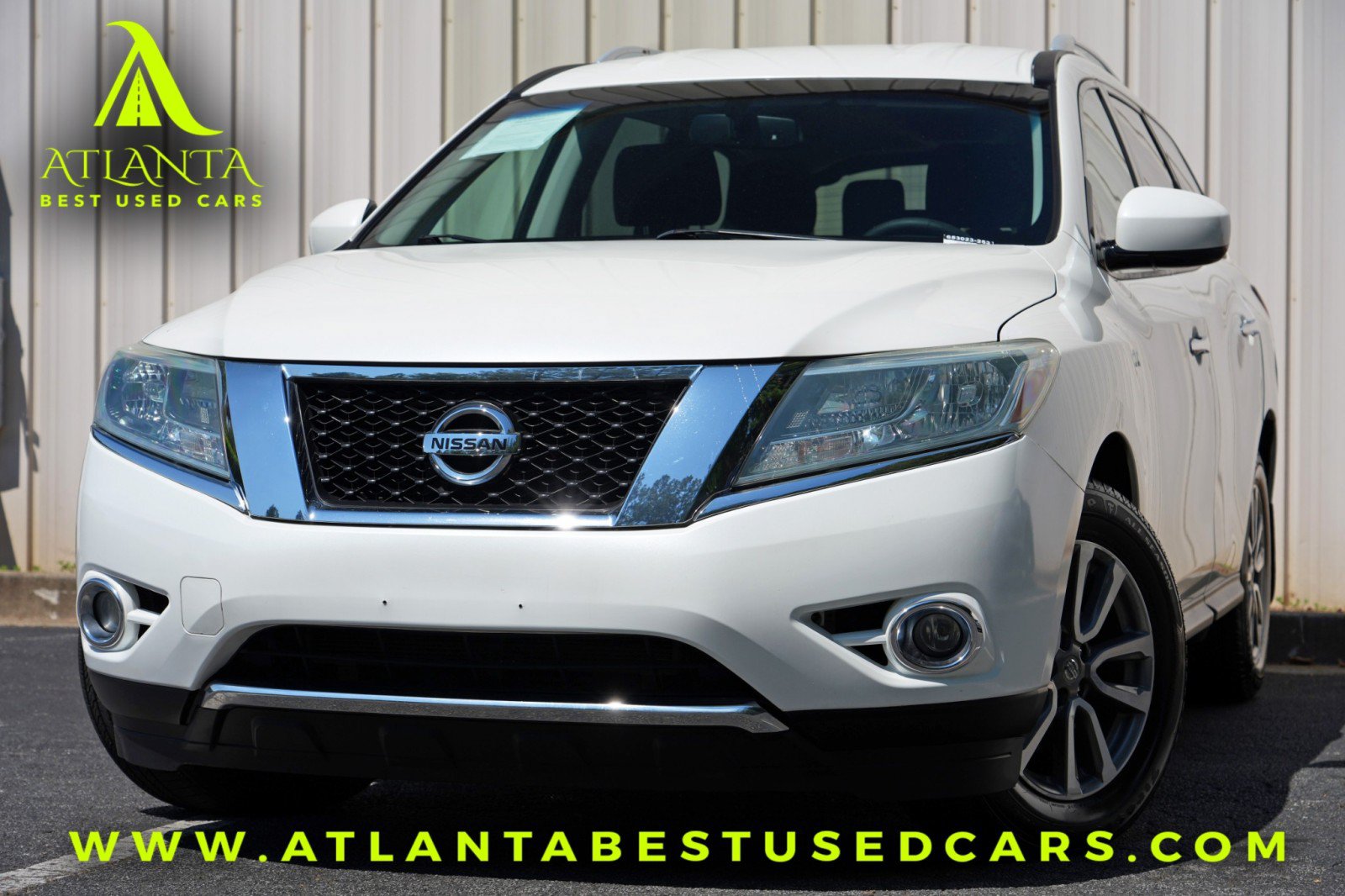 Used 2015 Nissan Pathfinder SV w/ Trailer Tow Package FWD image 1