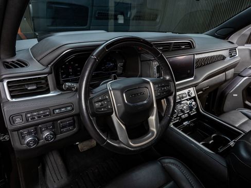 Used 2023 GMC Yukon Denali w/ Denali Reserve Package AWD/4WD image 17
