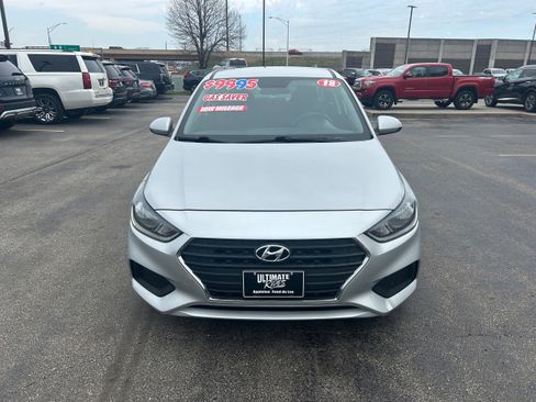 Used 2018 Hyundai Accent SE image 2