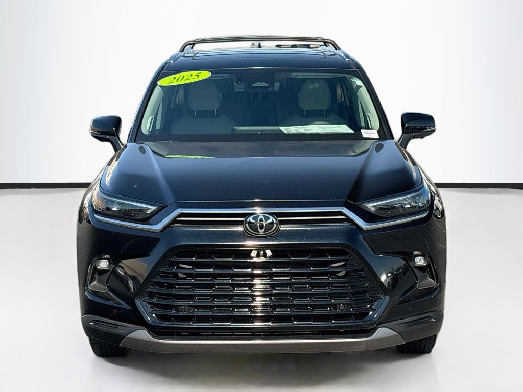 Used 2025 Toyota Grand Highlander FWD image 2