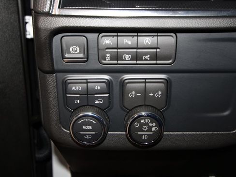 Used 2026 Chevrolet Tahoe RST w/ RST Capability Package AWD/4WD image 10