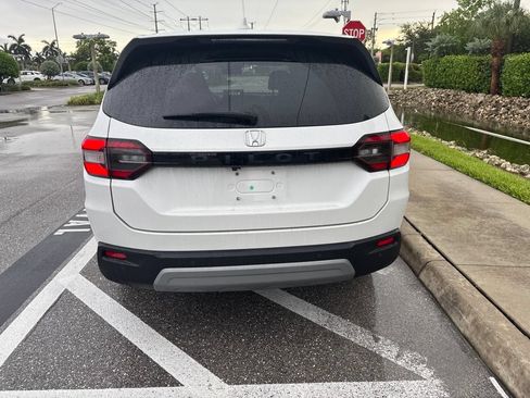 Used 2025 Honda Pilot EX-L image 5