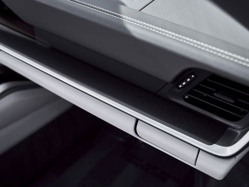 Used 2025 Porsche 911 Turbo S image 39