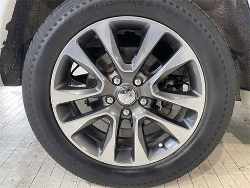 Used 2018 Jeep Grand Cherokee Overland image 15