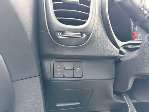 Used 2017 Kia Soul image 23