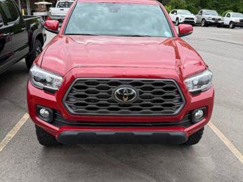 Used 2023 Toyota Tacoma TRD Off-Road AWD/4WD image 3