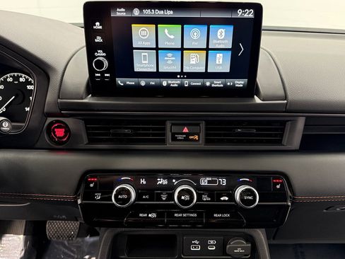 Used 2025 Honda Pilot TrailSport image 25