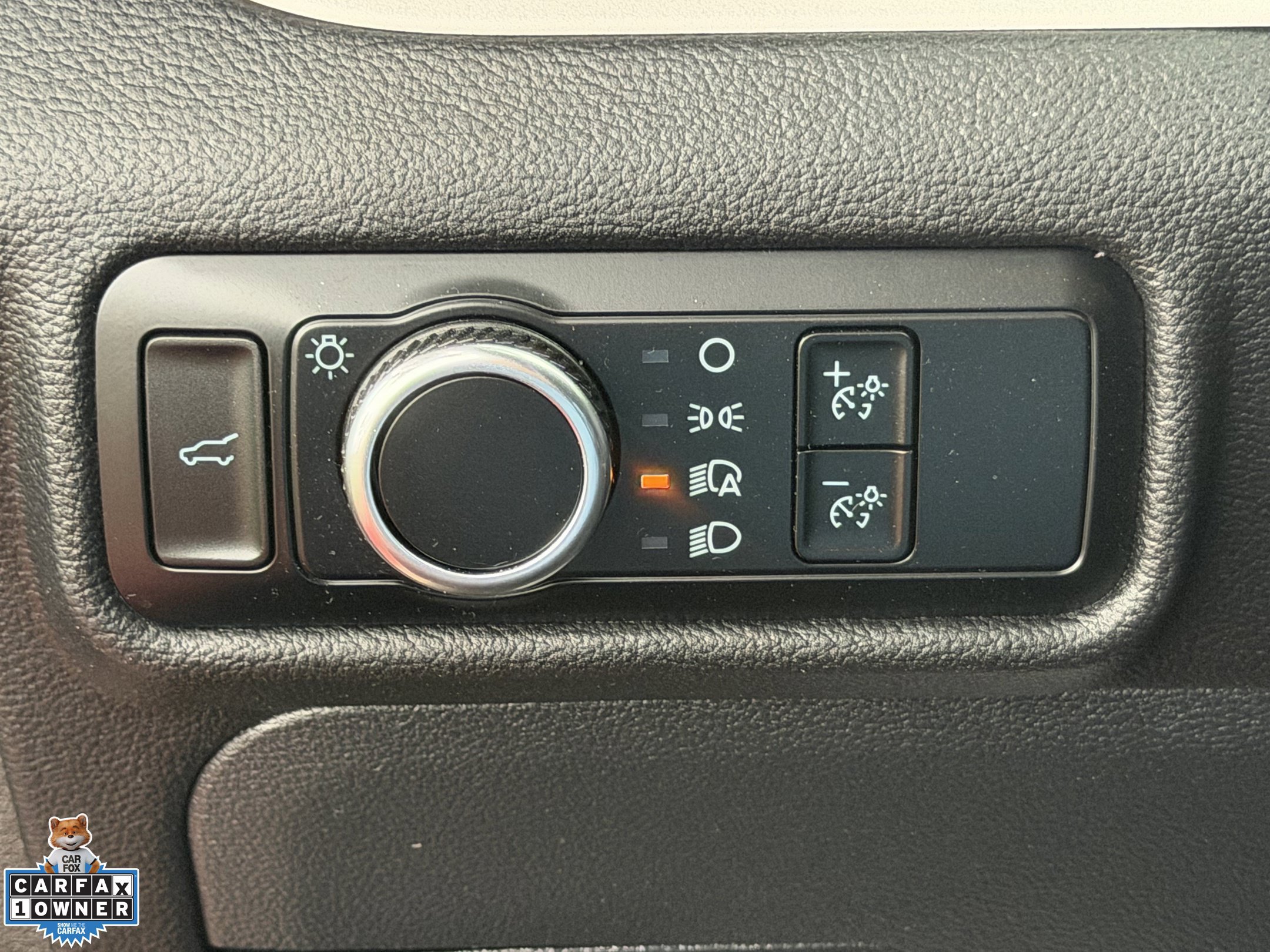 Used 2023 Ford Explorer XLT AWD/4WD image 23