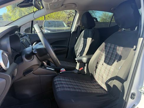 Used 2023 Nissan Versa SR w/ Trunk Package image 11