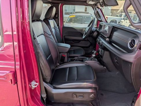 Certified 2024 Jeep Wrangler Sahara w/ Technology Group image 31