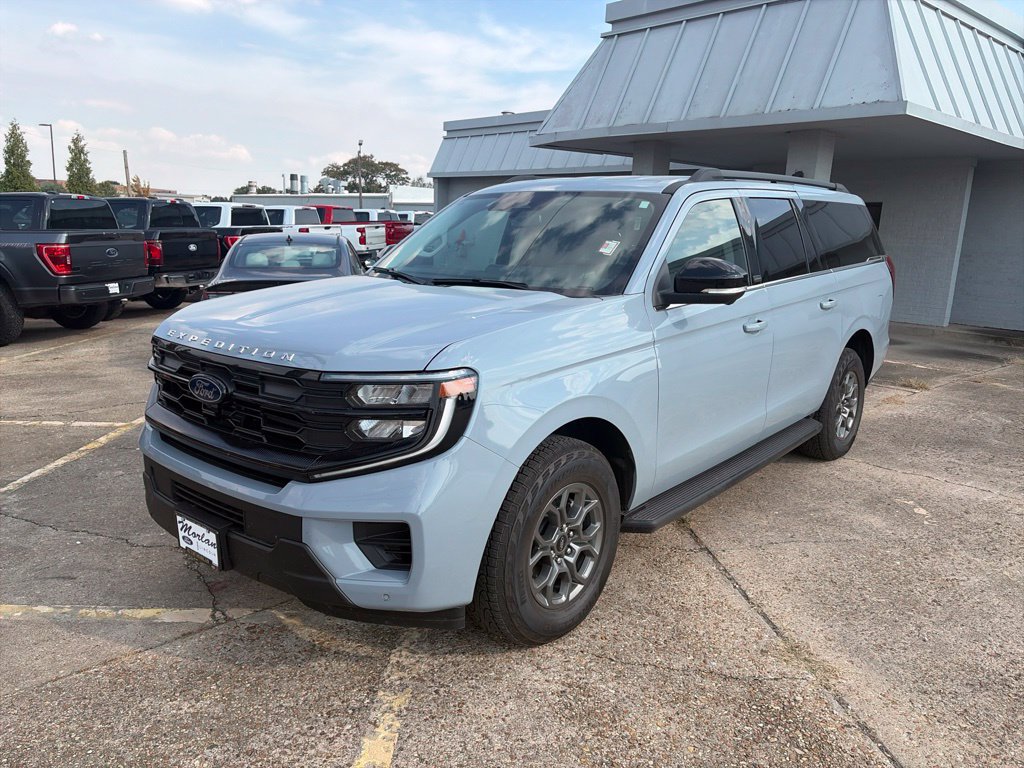Used 2026 Ford Expedition Max Active AWD/4WD image 2