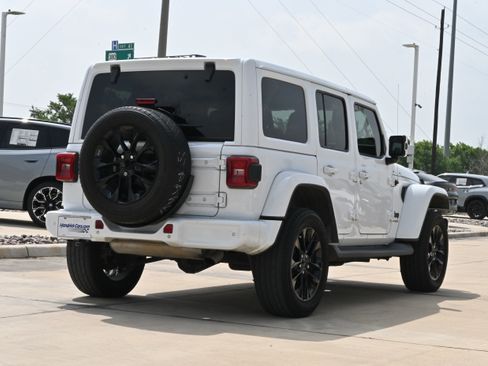 Used 2020 Jeep Wrangler Unlimited Sahara AWD/4WD image 9