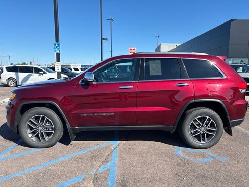 Used 2017 Jeep Grand Cherokee Limited AWD/4WD image 8