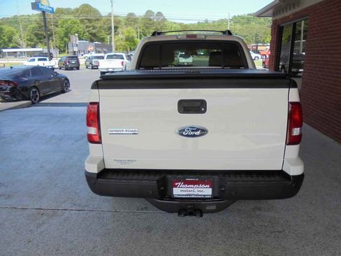 Used 2010 Ford Explorer Sport Trac XLT RWD image 4