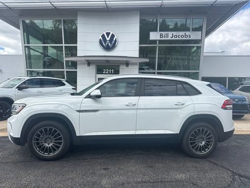 Used 2021 Volkswagen Atlas Cross Sport SE AWD/4WD image 3