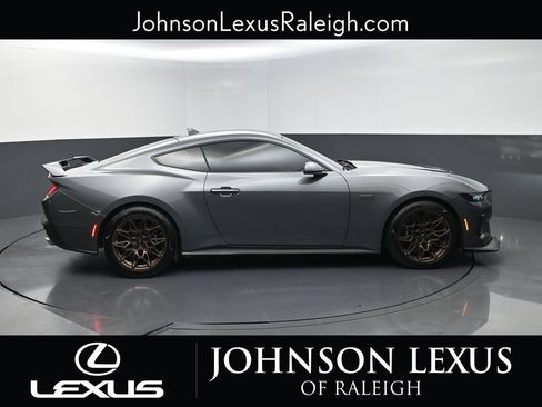 Used 2025 Ford Mustang GT Premium w/ GT Performance Package RWD image 6