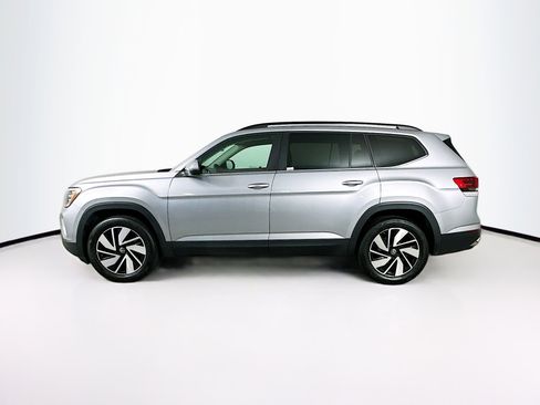 Used 2025 Volkswagen Atlas SE image 4