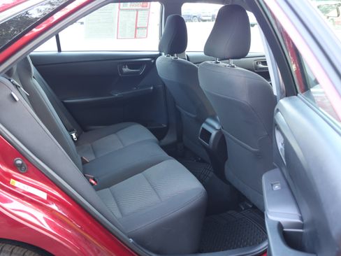 Used 2015 Toyota Camry LE FWD image 18