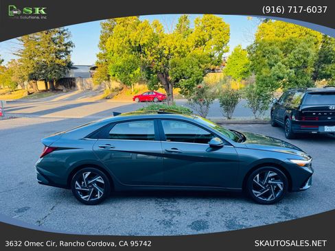 Used 2024 Hyundai Elantra Limited FWD image 6