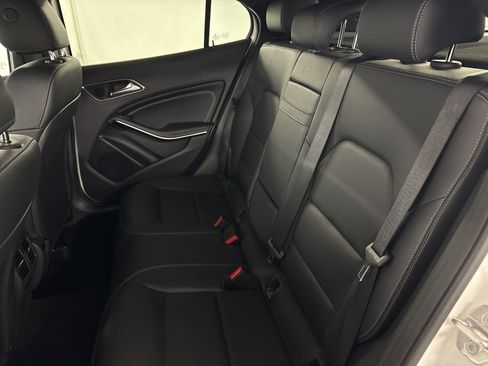 Certified 2019 Mercedes-Benz GLA 250 image 23