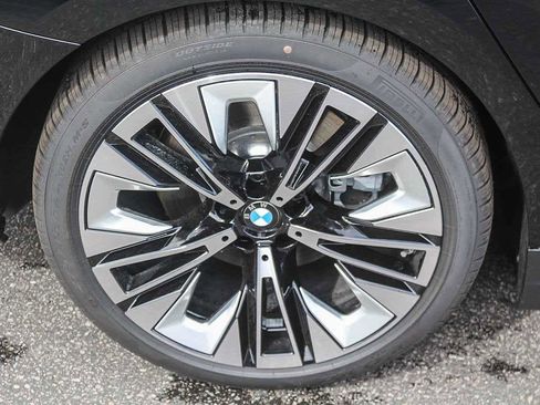 New 2026 BMW i5 eDrive40 w/ Premium Package image 8