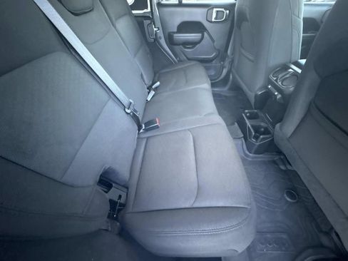 Used 2022 Jeep Wrangler Unlimited Sport image 14