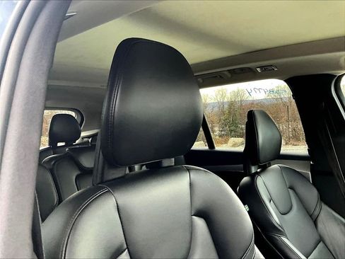Used 2021 Volvo XC90 T5 Momentum w/ Protection Package Premier image 19