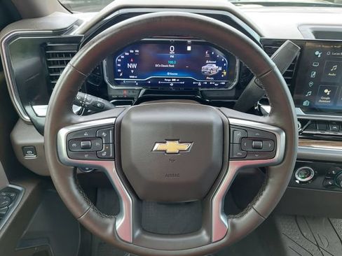 Used 2023 Chevrolet Silverado 1500 LT AWD/4WD image 31