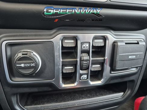 Used 2022 Jeep Wrangler Unlimited Sport AWD/4WD image 17