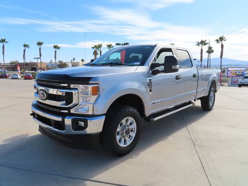 Used 2021 Ford F350 XLT w/ XLT Value Package image 3