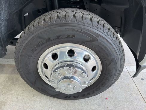 Used 2025 RAM 3500 Laramie image 12