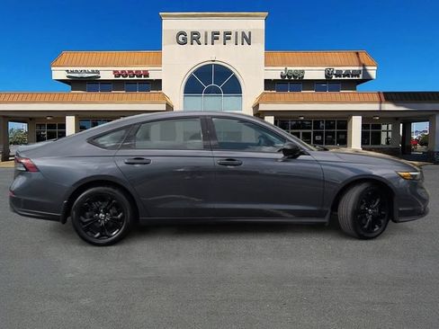 Used 2025 Honda Accord SE image 2