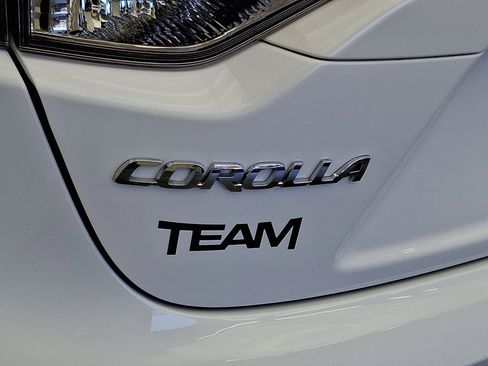 Used 2025 Toyota Corolla LE image 23