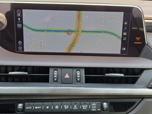 Used 2019 Lexus ES 350 w/ Premium Package image 23