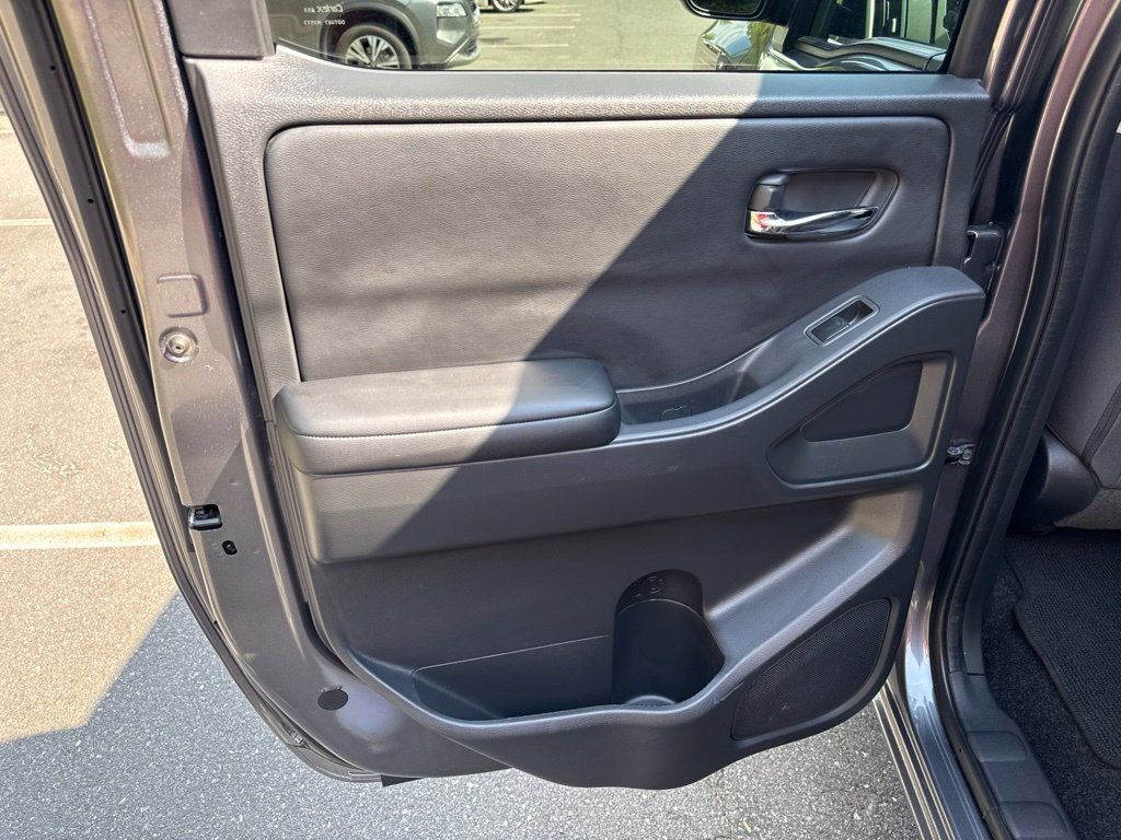 Certified 2025 Nissan Frontier SV w/ SV Convenience Package RWD image 26