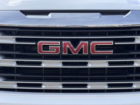New 2026 GMC Sierra 1500 SLE image 30