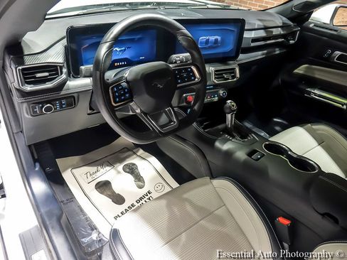 Used 2024 Ford Mustang Premium RWD image 13