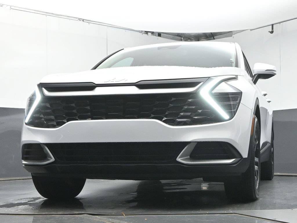 Used 2025 Kia Sportage EX FWD image 32