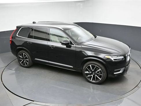 Used 2024 Volvo XC90 B5 Plus w/ Protection Package AWD/4WD image 18