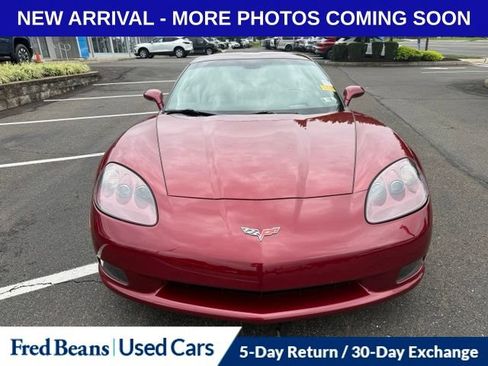 Used 2006 Chevrolet Corvette Coupe w/ Preferred Equipment Group RWD image 2