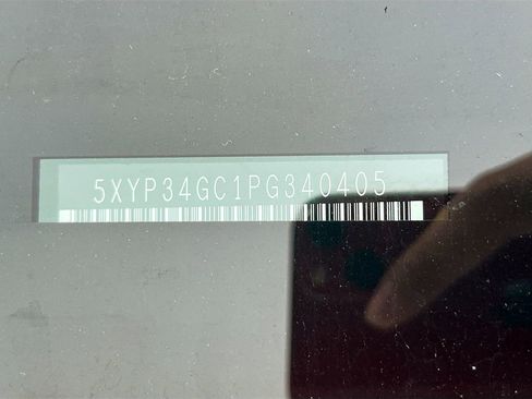 Used 2023 Kia Telluride EX w/ EX Captain's Chair Package image 35