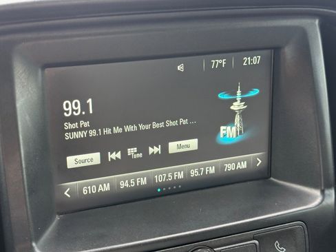 Used 2018 Chevrolet Colorado W/T RWD image 25
