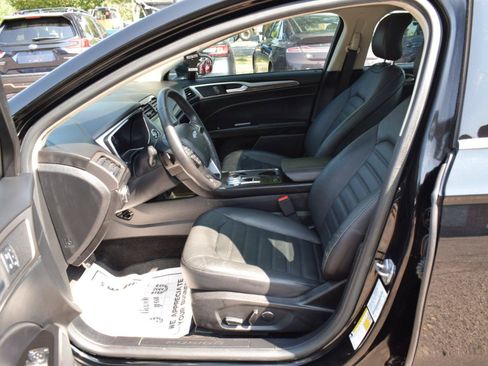 Used 2018 Ford Fusion SE w/ Fusion SE Technology Package FWD image 33