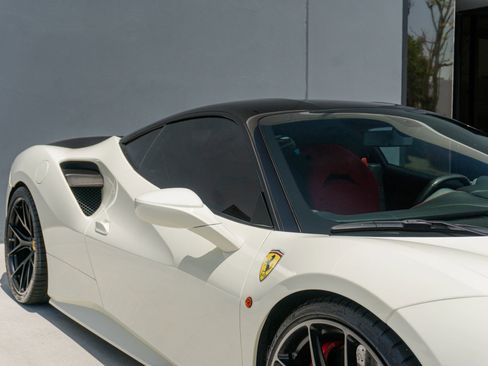Used 2018 Ferrari 488 GTB RWD image 29