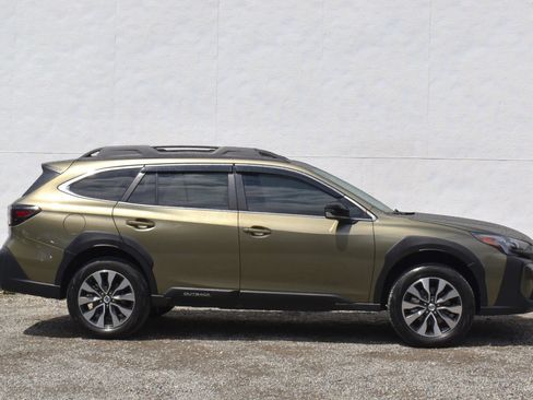 Used 2024 Subaru Outback Limited AWD/4WD image 40